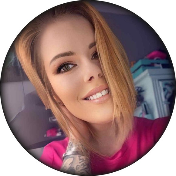 Meet your Posher, Amber - Picture 1 of 4